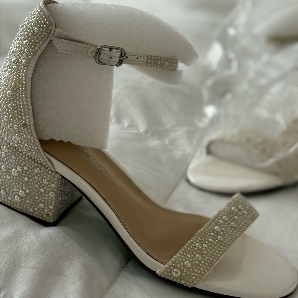 Size 6.5 Betsey Johnson Pearl Heals